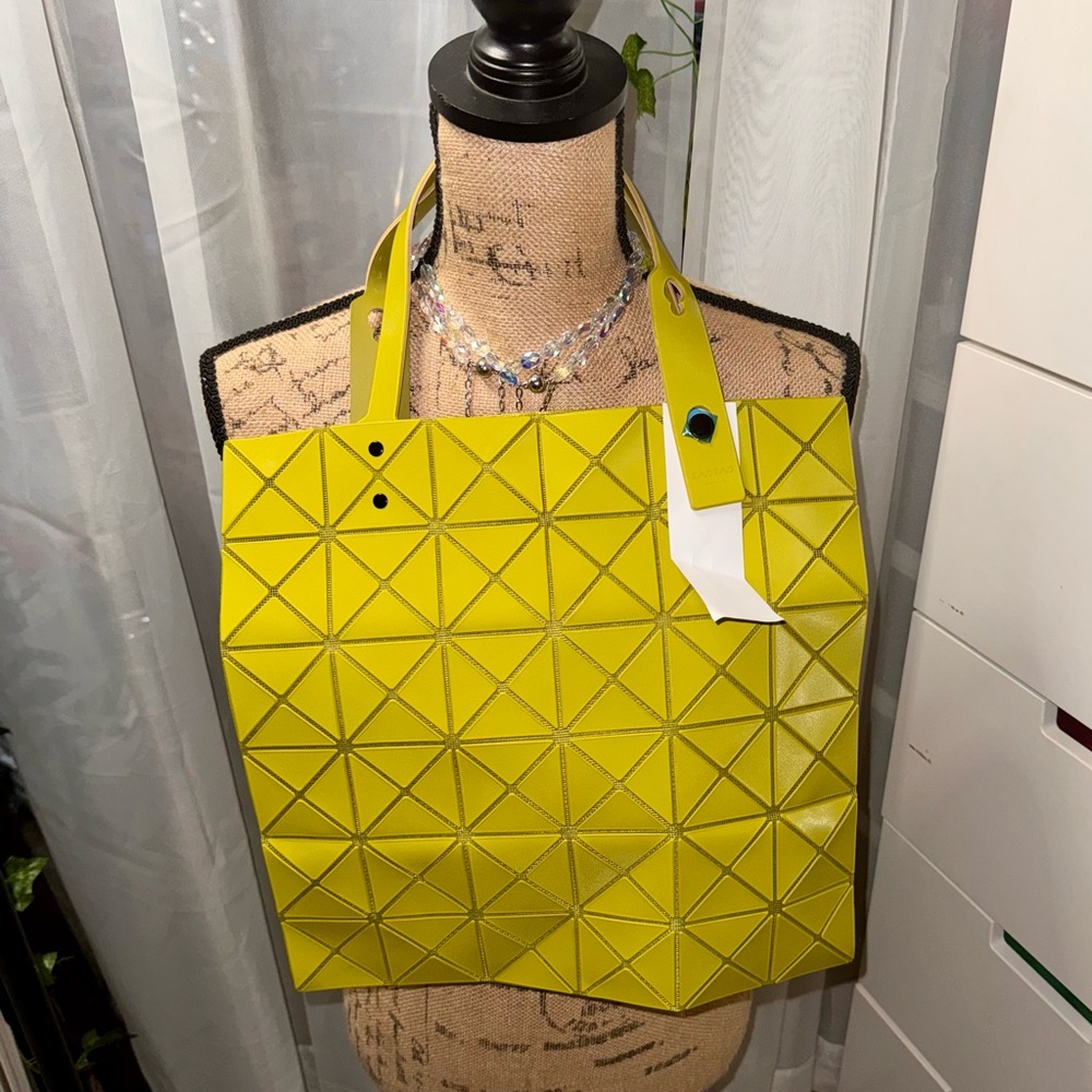 NWT Bao Bao Issey Miyake Lucent Frost Tote 13x13 Neon Yellow Chartreuse Tone - Picture 2 of 7